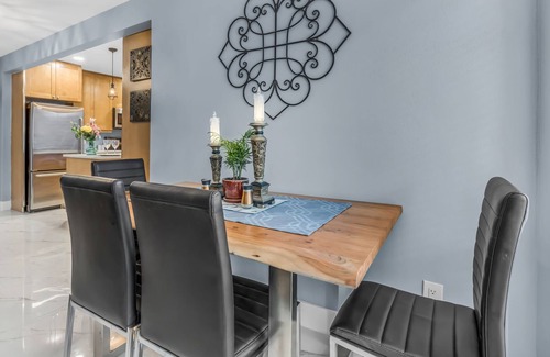 Abbotsford Casa | Gorgeous 2 Bedroom Boutique Garden Suite. Nature Lovers Retreat. Pets Considered