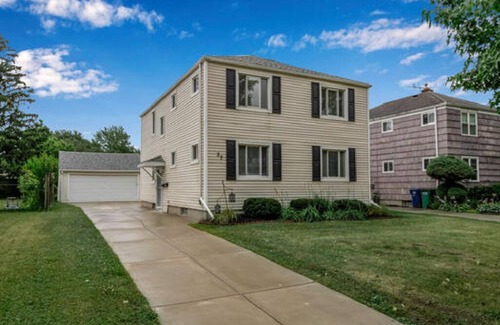North Buffalo Apartamento | Gorgeous 2 Queen Bed North Buffalo Apartment with Free Driveway Parking