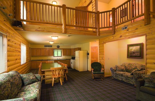 Isle Casa | GORGEOUS 2 STORY TOWNHOUSE STYLE CABIN NEAR LAKE MILLE LACS