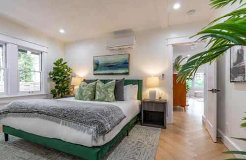 Hillcrest Casa | Gorgeous 2bd 2ba House - Balboa Park Zoo Downtown