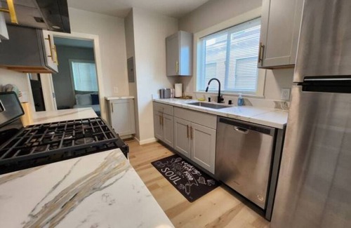 Upper Telegraph Apartamento | Gorgeous 2Bedroom - Walk to UCB