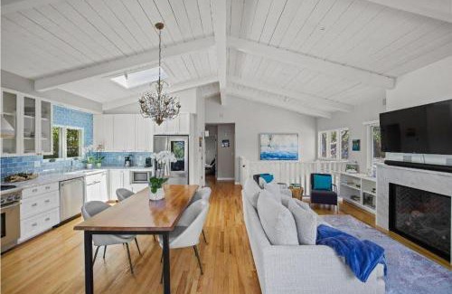 Southeast Carmel Casa | Gorgeous 3-bdrm home, walk to town and beach
