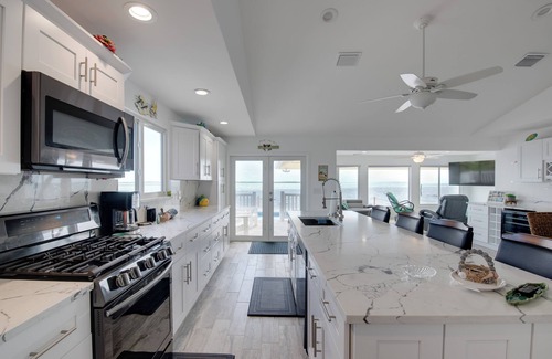 Summerland Key Casa | Gorgeous 3 Bedroom 2 Bath Open Water Pool Home on Summerland Key