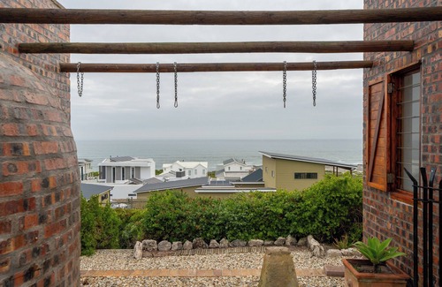 Yzerfontein Casa | Gorgeous 3-bedroom house with Pool and stunning views in Yzerfontein
