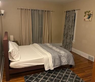 North Buffalo Casa | Gorgeous 3 BR Upper Unit Home