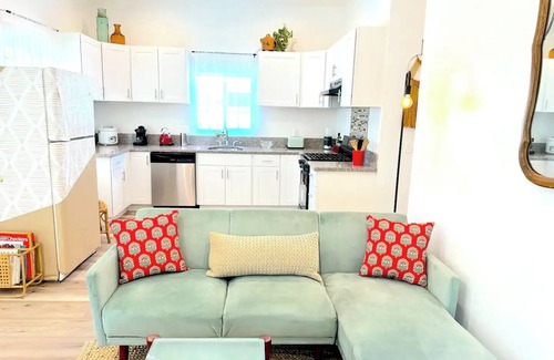 Atwater Village Cabaña | Gorgeous 3bd/3bth cottage & patio