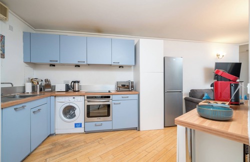 Peninsula Apartamento | Gorgeous 3BD Flat w/Private Balcony - Greenwich