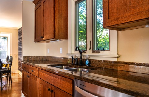 Fontana Casa | Gorgeous 4 BDR Home in Popular Abbey Springs!