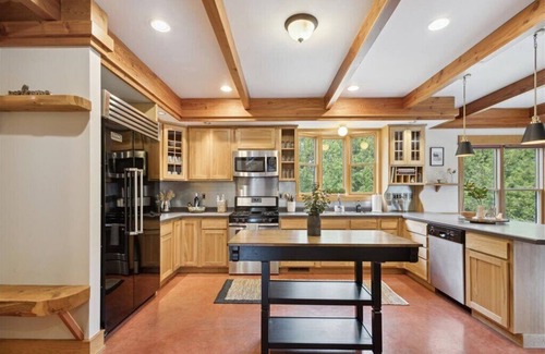 Fish Creek Casa | Gorgeous 4 bed/3ba home close to Fish Creek!