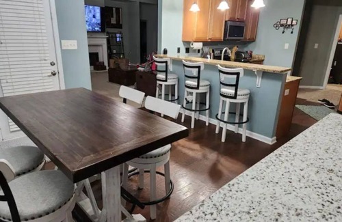 Hogansville Casa | Gorgeous 4 bedroom 3 bath with a pool