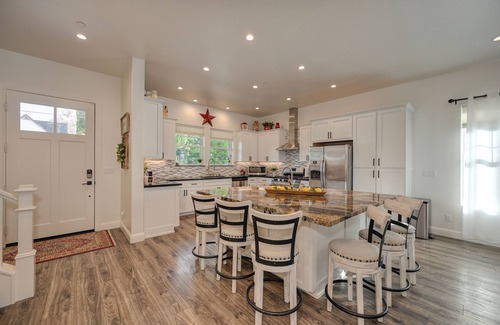 Folsom Casa | Gorgeous 4-bedroom house steps to Historic Folsom's Sutter Street & Lake Natoma