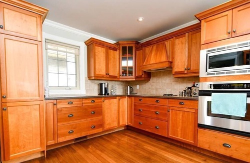 Selwyn Cabaña | Gorgeous 4 Bedrooms Waterfront Vacation Cottage In Kawartha Lakes /Peterborough.