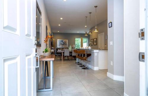 West Kissimmee Casa | Gorgeous 4 Suites DREAM Villa 5 min to Disney