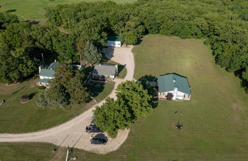 Cottonwood Falls Casa | Gorgeous 46 acre country property nestled in to the beautiful Kansas Flint Hills