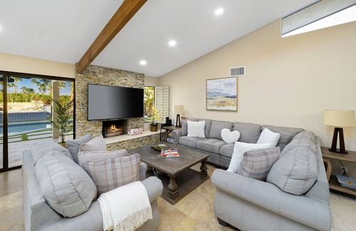Magnesia Falls Cove Casa | Gorgeous 4BDR House in Rancho Mirage