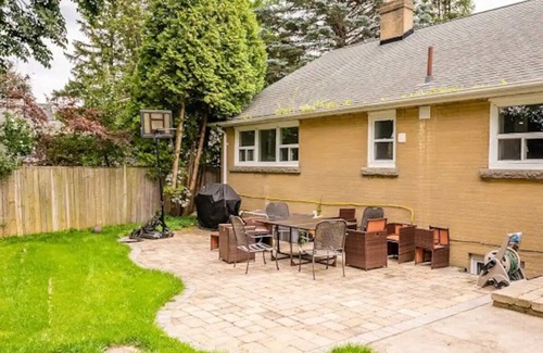 Mineola Casa | Gorgeous 4BR Villa with pool in a prestigious Neighborhood in Port Credit Miss