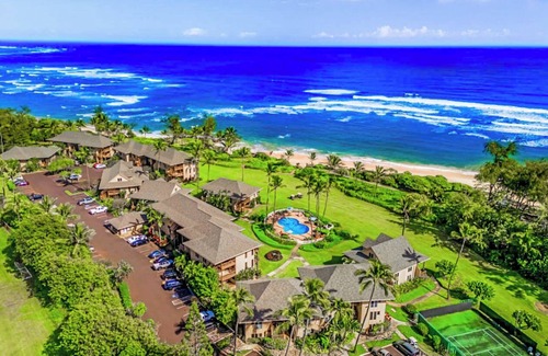 Lihue Condominio | Gorgeous 5 br for 12 in Kapaa - Beachfront!