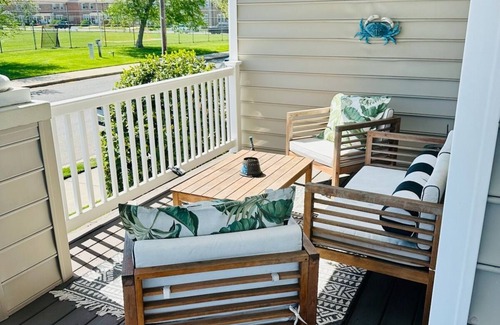 North End Condominio | Gorgeous 5BR 3BA home, close to beach, town + playground; full linen service