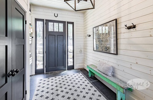 Baysville Cabaña | Gorgeous 6bed 6bath cottage and bunkie on Lake of Bays! NW Exposure!