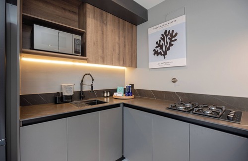 Castropol Apartamento | Gorgeous 785sqm Apt with Jacuzzi & A/C in El Poblado