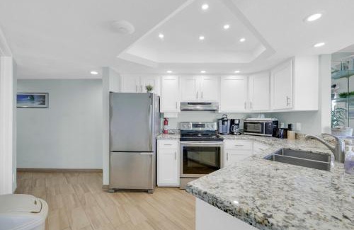 South Padre Island Apartamento | Gorgeous 9th Floor Ocean Front at Aquarius Resort