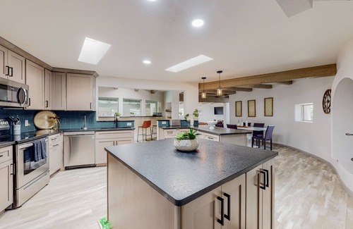 Thomas Village Casa | Gorgeous and Spacious North Valley Tranquility + indoor pool and billiard room!