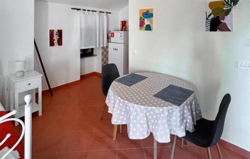 Bale Apartamento | Gorgeous Apartment In Bale With Wifi