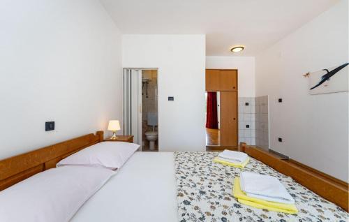 Galovac Apartamento | Gorgeous Apartment In Galovac With Wifi