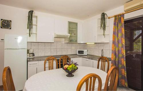 Kampor Apartamento | Gorgeous Apartment In Kampor With Sauna