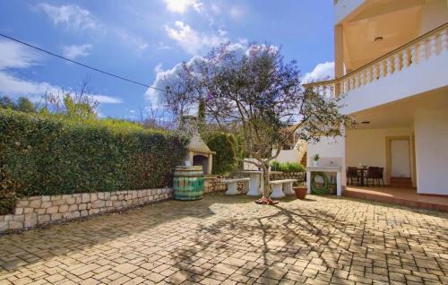 Lukoran Apartamento | Gorgeous Apartment In Lukoran With House Sea View