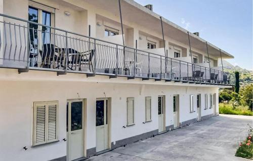 Santa Maria Apartamento | Gorgeous Apartment In Ricadi