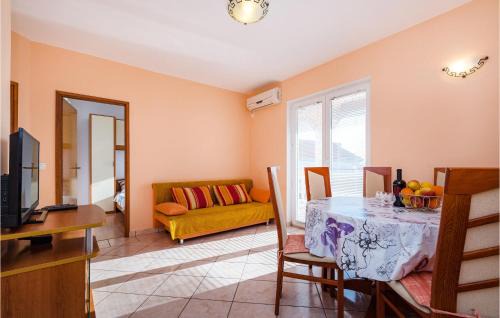 Rtina Apartamento | Gorgeous Apartment In Rtina With Wifi