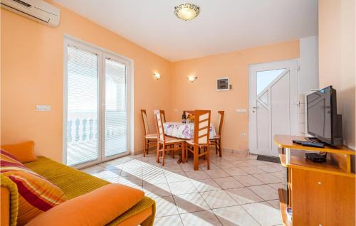 Rtina Apartamento | Gorgeous Apartment In Rtina With Wifi