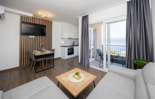Stanici Apartamento | Gorgeous Apartment In Stanici
