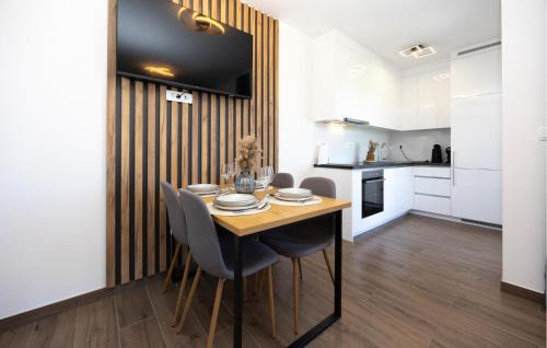 Stanici Apartamento | Gorgeous Apartment In Stanici