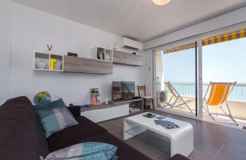 Cros-de-Cagnes Apartamento | GORGEOUS APT with TERRACE, ELEVATOR, AC, FREE PARKING - Le Régis