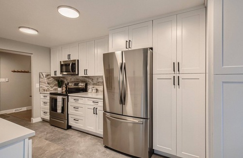 Lamar Heights Area Casa | Gorgeous Arvada home-Fenced yard-Pet Friendly-Hot Tub
