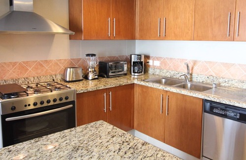 Zona hotelera Condominio | Gorgeous Beachfront Grand Venetian 'Junior Penthouse'w/hot tub