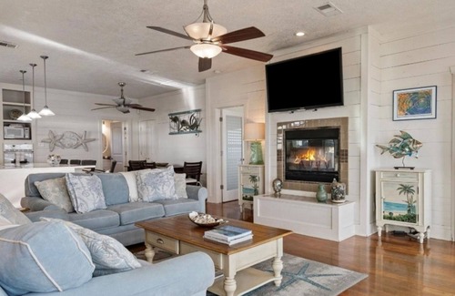 Port Bolivar Casa | Gorgeous Beachfront | Firepit | Couples Retreat