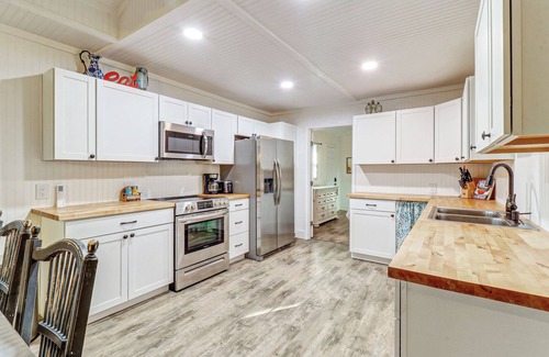 Daufuskie Island Cabaña | Gorgeous Boho 2-bedroom cottage nestled in nature on Daufuskie Island!