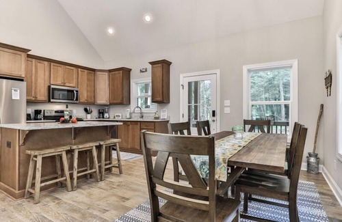 Ellijay Cabina | Gorgeous Brand New Cottage on Trout Stream