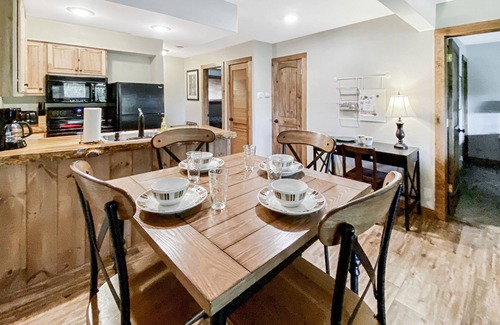 Branson West Condominio | Gorgeous Branson Condo, VIEWS, Hike and Fish on Property, Private Lake, 2 Pools!