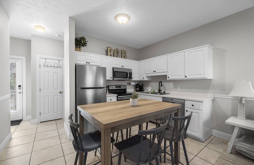 Bel Air Casa | Gorgeous, Bright Townhome Close to Beach!