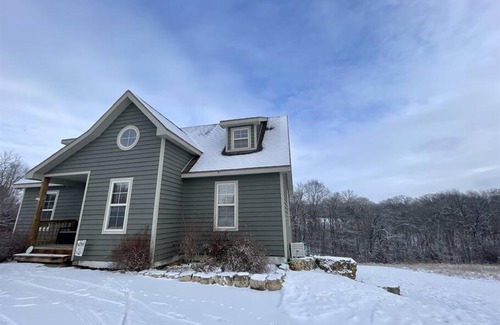The Galena Territory Casa | Gorgeous cabin 3bdrm/3bth, hot tub, fireplace, kid/pet friendly