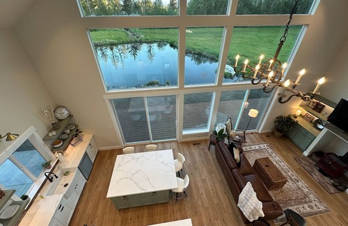 Elma Casa | Gorgeous cabin, secluded fishing pond, swimming, paddling. Central for Daytrips!