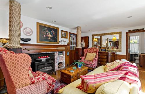 West Barnstable Casa | Gorgeous Cape Cod Mansion With Spa Near Beach