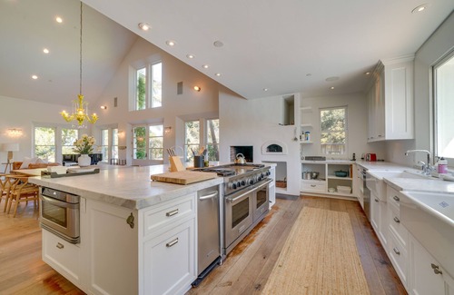 Carpinteria Cabaña | Gorgeous Carpinteria Home: Pool, Spa, Fireplaces!