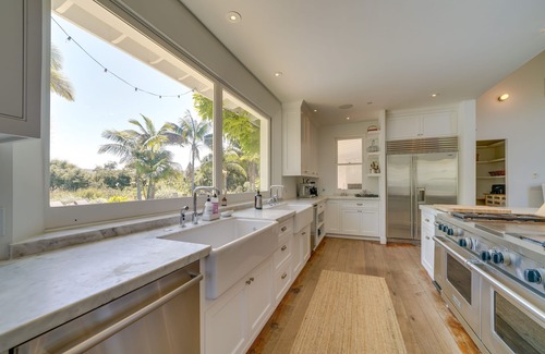 Carpinteria Cabaña | Gorgeous Carpinteria Home: Pool, Spa, Fireplaces!