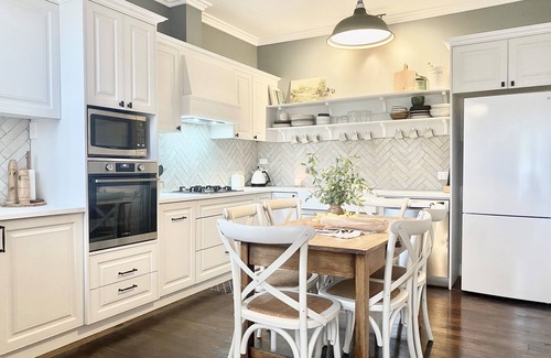 Ballarat Casa | Gorgeous central Ballarat Home - walk to everything!
