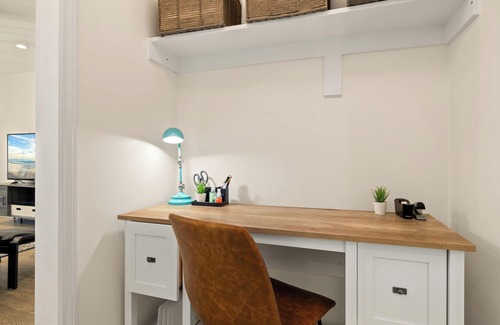 Ocean Park Apartamento | Gorgeous Chic 1BR Spacious Santa Monica Beach Gem
